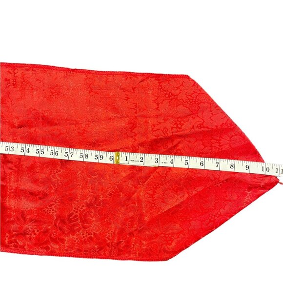 Red Jacquard Table Runner 70 Inches Long 12 Inches Wide 10g - Picture 3 of 6
